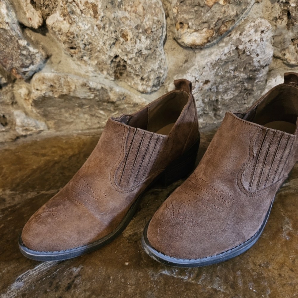 AUSTIN HALF BOOTS
